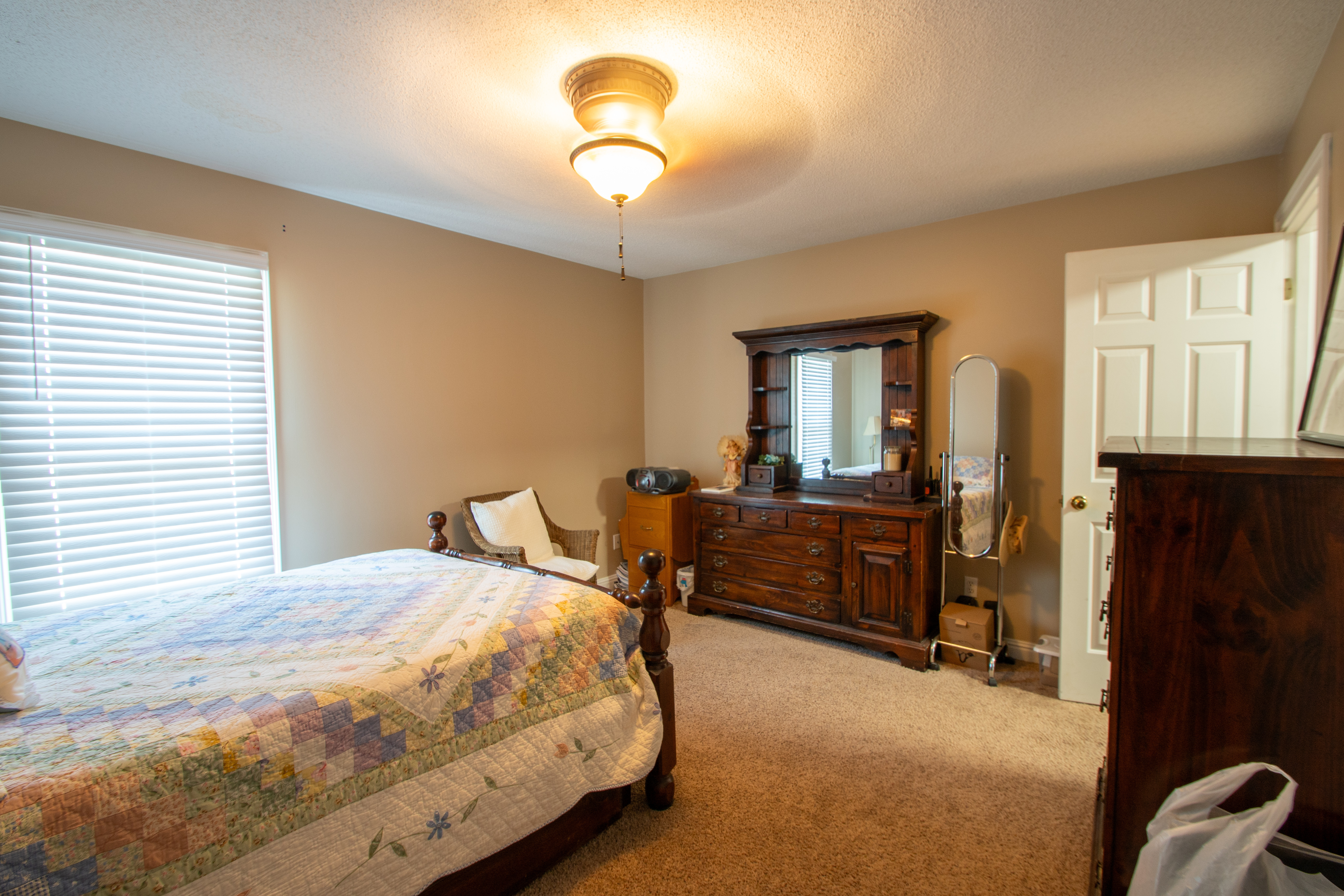 Paducah, Kentucky, 42003, United States, 4 Bedrooms Bedrooms, ,2 BathroomsBathrooms,Residential,For Sale,1974262