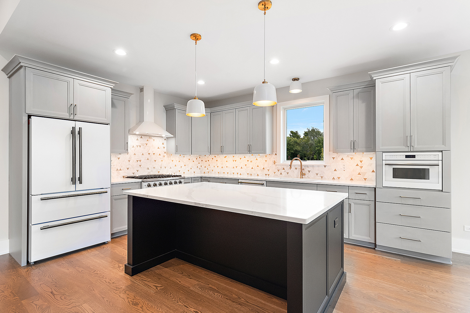 Orland Park, Illinois, 60467, United States, 4 Bedrooms Bedrooms, ,3 BathroomsBathrooms,Residential,For Sale,1976249