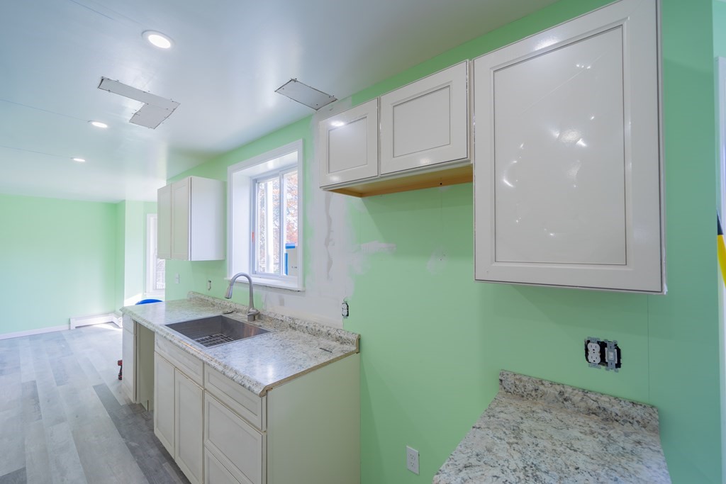 Fall River, Massachusetts, 02723, United States, 10 Bedrooms Bedrooms, ,3 BathroomsBathrooms,Residential,For Sale,1923433