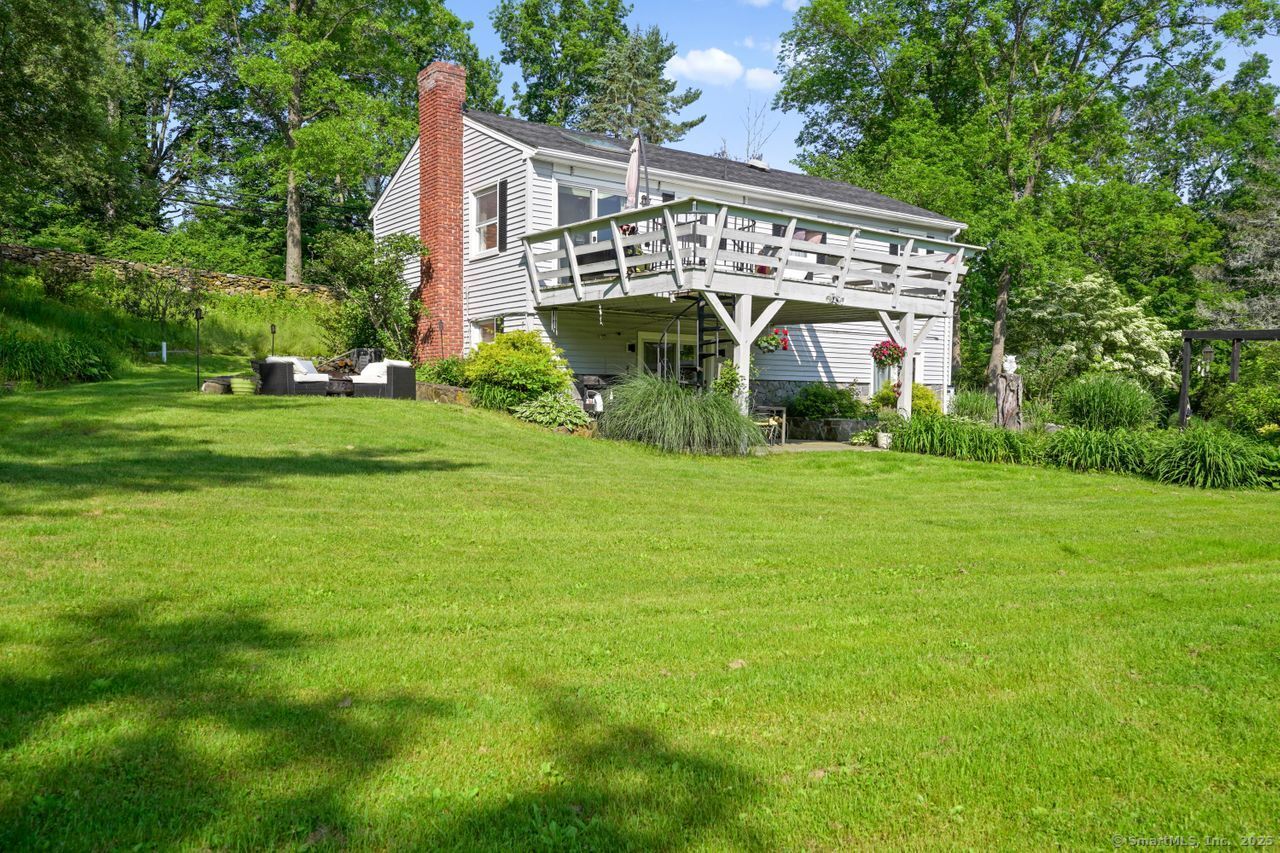 Redding, Connecticut, 06896, United States, 2 Bedrooms Bedrooms, ,1 BathroomBathrooms,Residential,For Sale,1920127