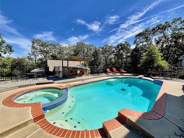 Cookson, Oklahoma, 74427, United States, 3 Bedrooms Bedrooms, ,2 BathroomsBathrooms,Residential,For Sale,2005296