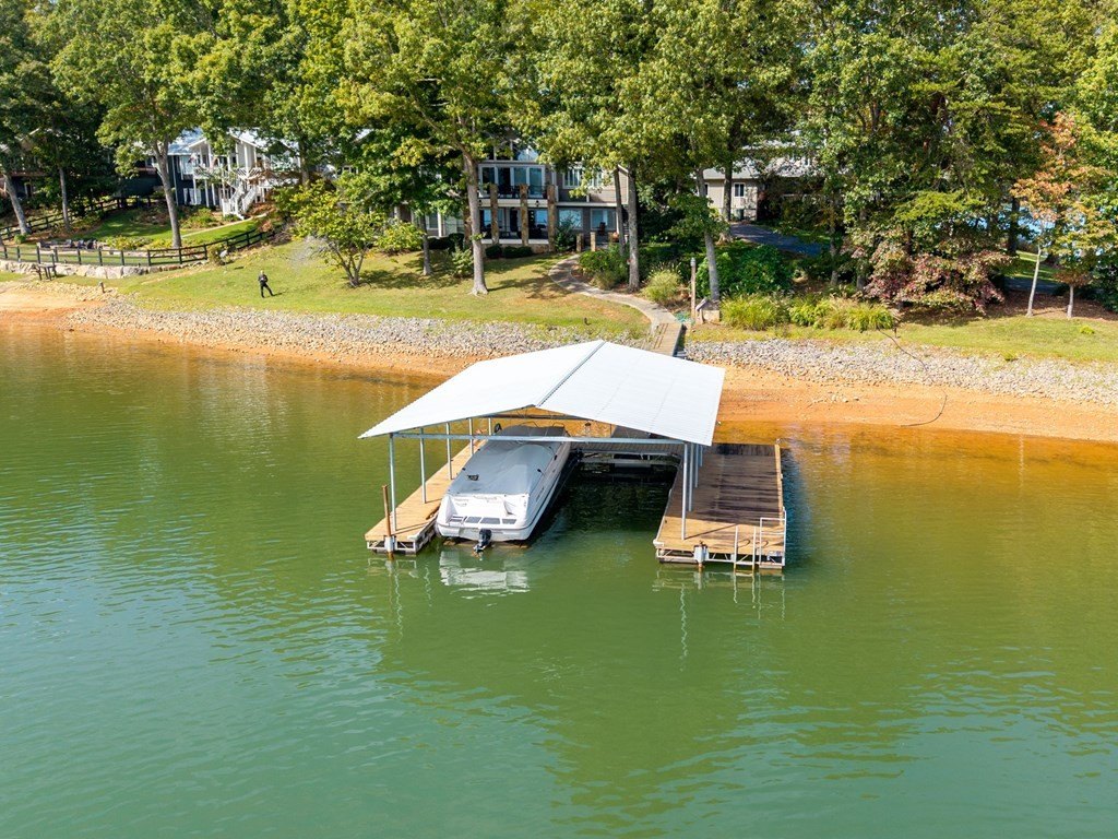 Hiawassee, Georgia, 30546, United States, 3 Bedrooms Bedrooms, ,4 BathroomsBathrooms,Residential,For Sale,1978454