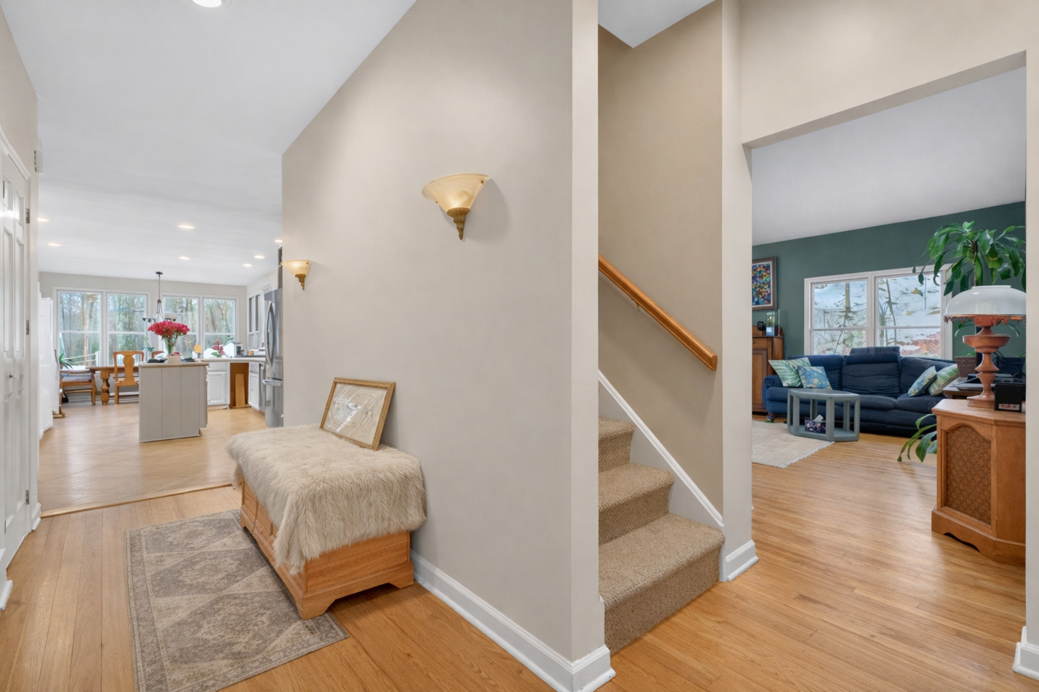  Classic Colonial on Quiet Cul-De-Sac - 物件實景