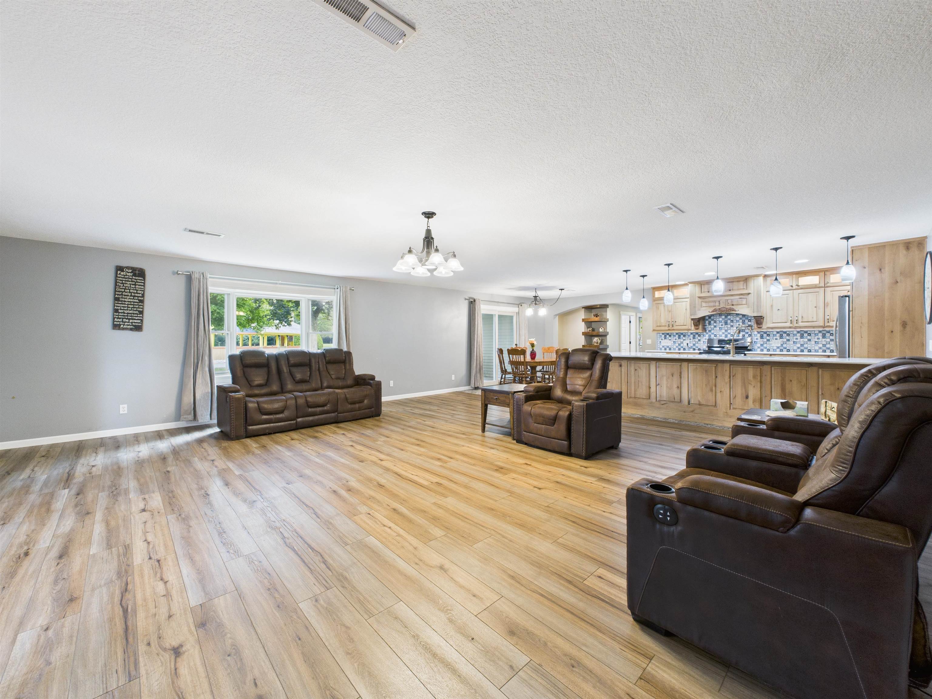 Markle, Indiana, 46770, United States, 3 Bedrooms Bedrooms, ,3 BathroomsBathrooms,Residential,For Sale,1926546