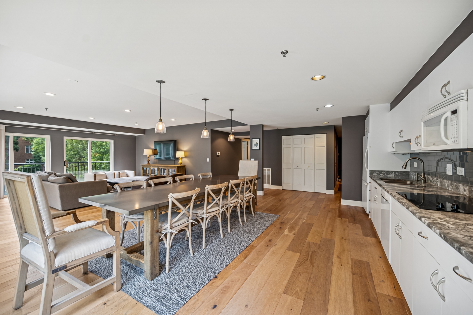 Lake Forest, Illinois, 60045, United States, 3 Bedrooms Bedrooms, ,2 BathroomsBathrooms,Residential,For Sale,1940647