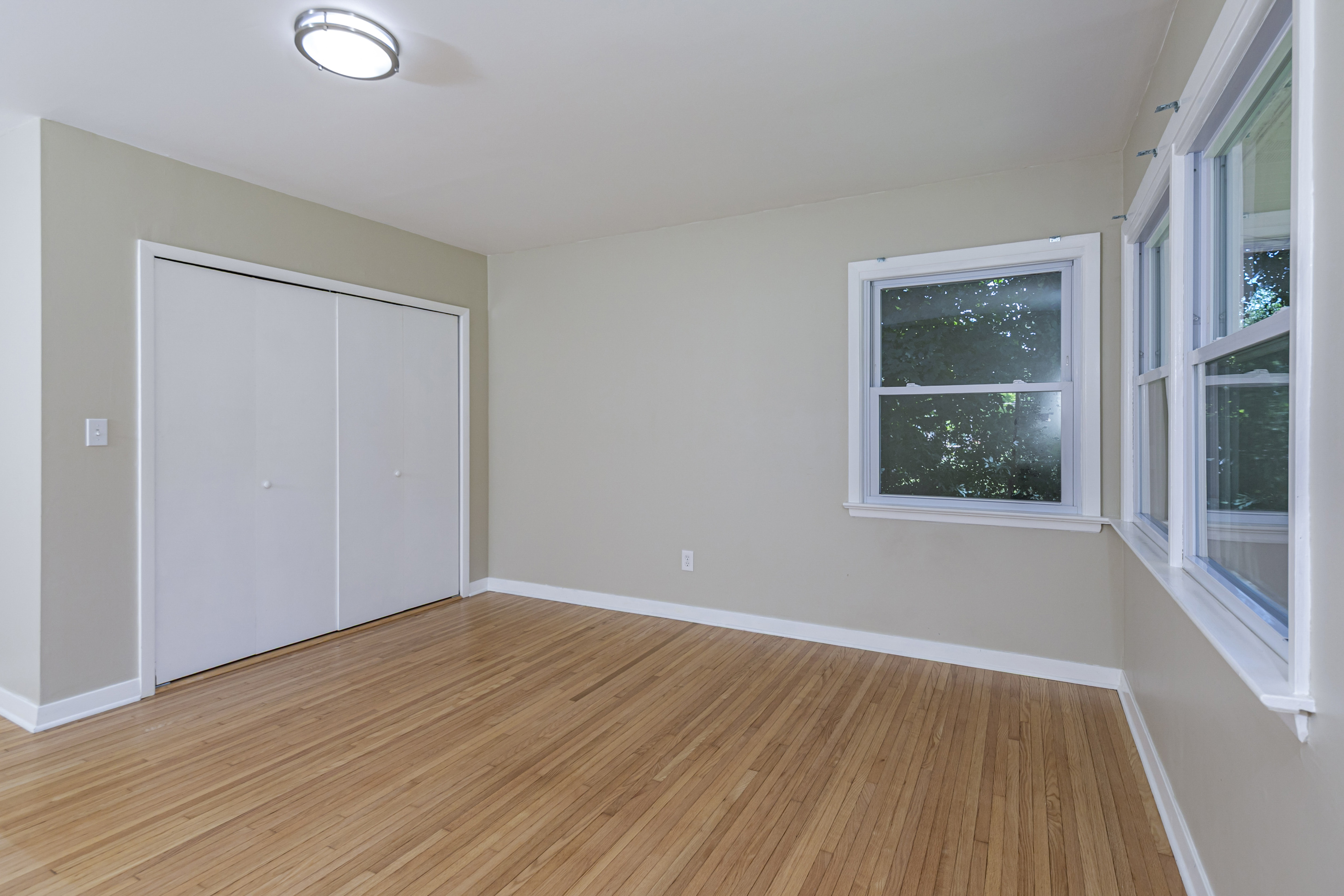  Move-In Ready Ranch in a Terrific Location - 物件實景
