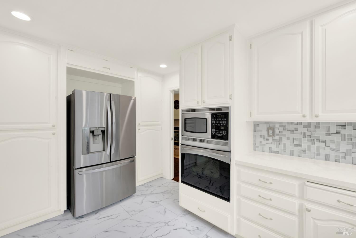 Dixon, California, 95620, United States, 5 Bedrooms Bedrooms, ,3 BathroomsBathrooms,Residential,For Sale,1992877