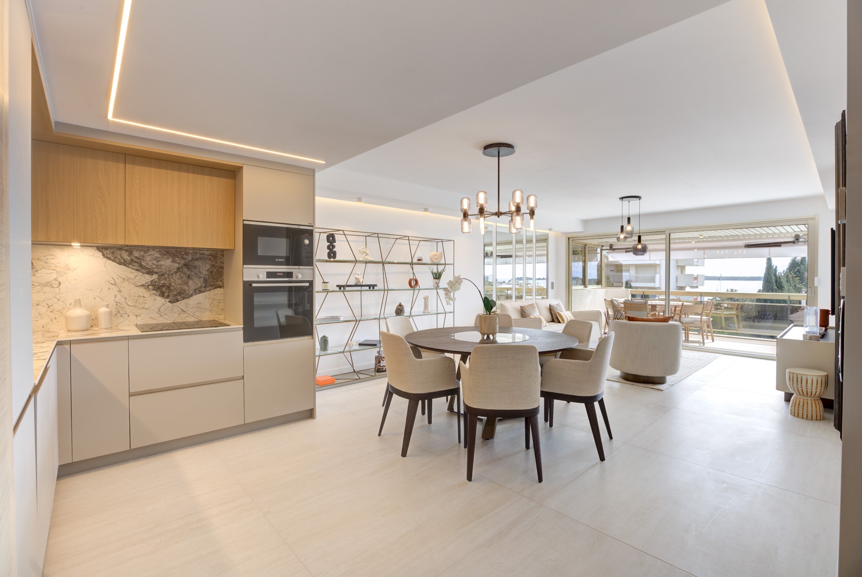  Renovated 3-bedroom apartment with sea view and terrace – Palm Beach, Cannes - 物件實景