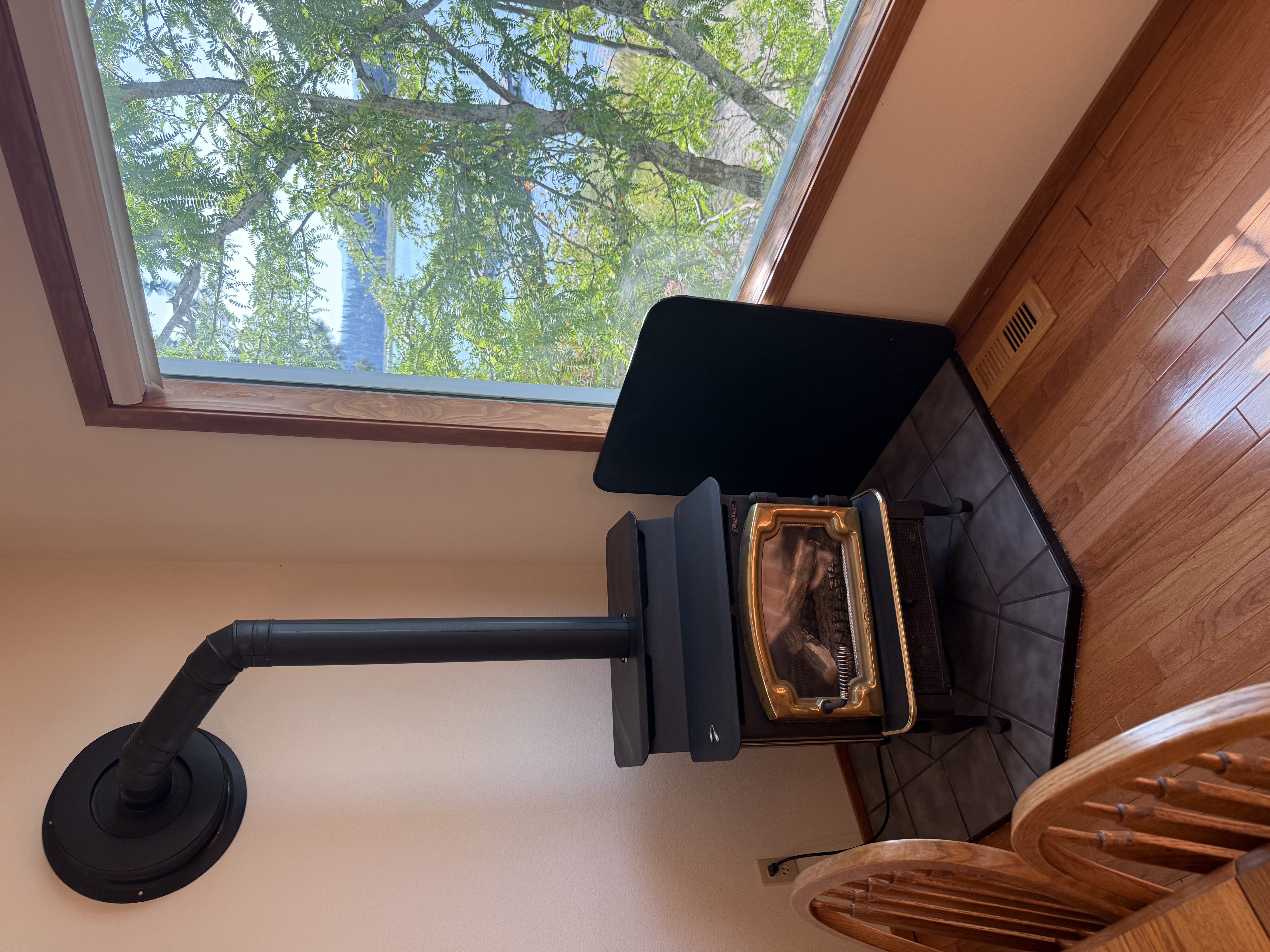 Sagle, Idaho, 83860, United States, 5 Bedrooms Bedrooms, ,4 BathroomsBathrooms,Residential,For Sale,1982064