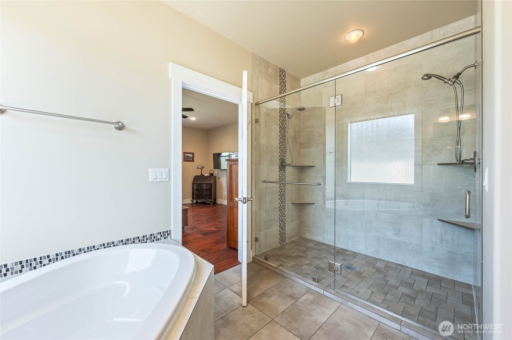 Wenatchee, Washington, 98801, United States, 3 Bedrooms Bedrooms, ,2 BathroomsBathrooms,Residential,For Sale,1892856