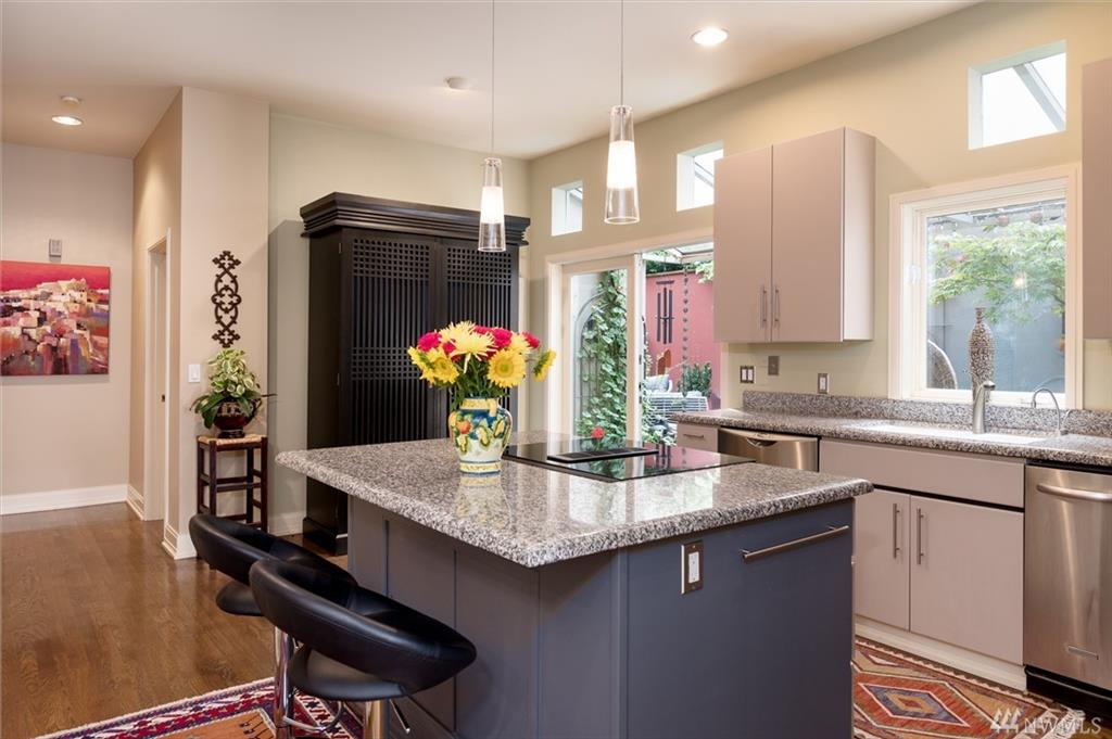 1956 Harvard Ave E 204, Seattle, Washington, 98102, United States, 2 Bedrooms Bedrooms, ,2 BathroomsBathrooms,Residential,For Sale,1956 Harvard Ave E 204,1446429