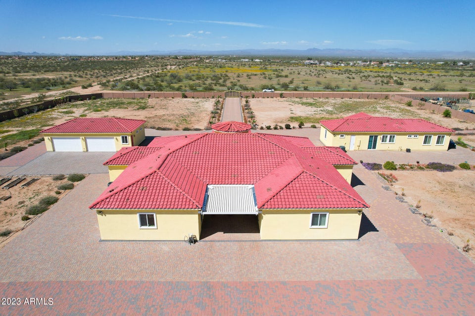 Witmann, Arizona, 85361, United States, 6 Bedrooms Bedrooms, ,3 BathroomsBathrooms,Residential,For Sale,1977429
