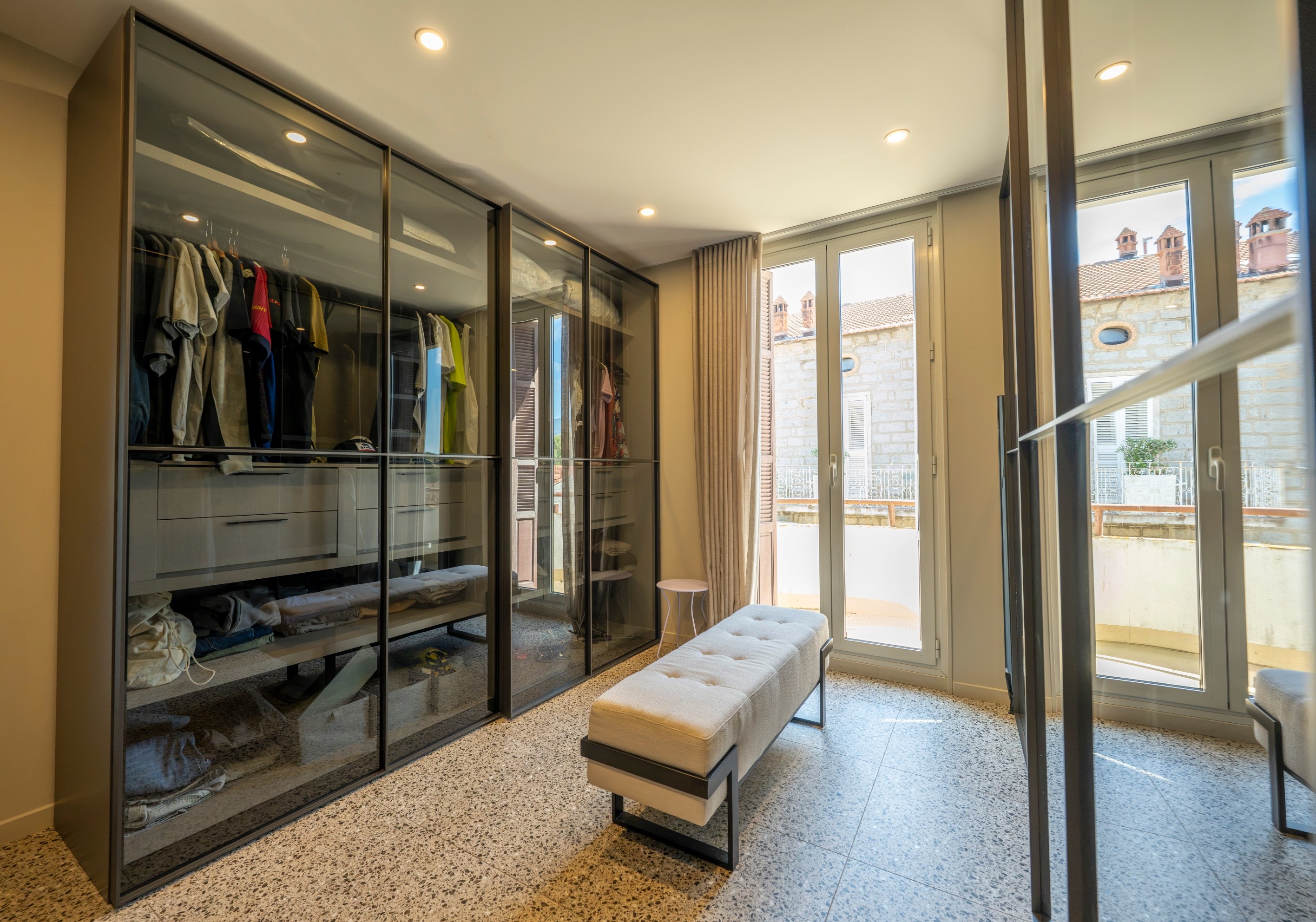  For sale : Renovated 130 sqm Art Deco Apartment on the Top Floor – Porto-Vecchio - 物件實景