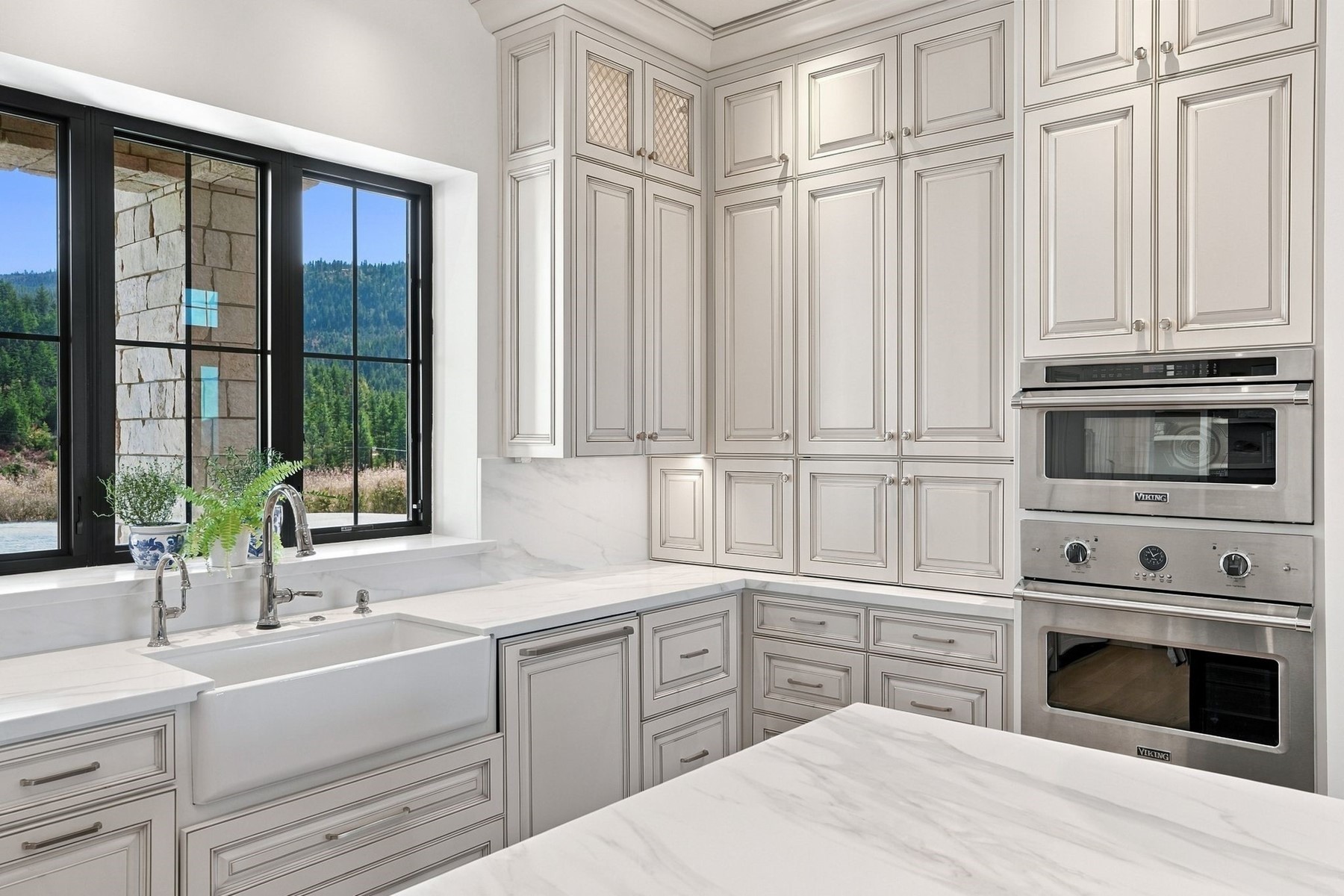 Modern French Inspired Manor - 物件實景