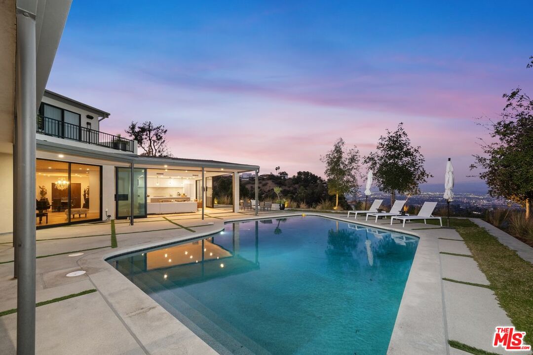 Los Angeles, California, 90046, United States, 5 Bedrooms Bedrooms, ,6 BathroomsBathrooms,Residential,For Sale,1897072