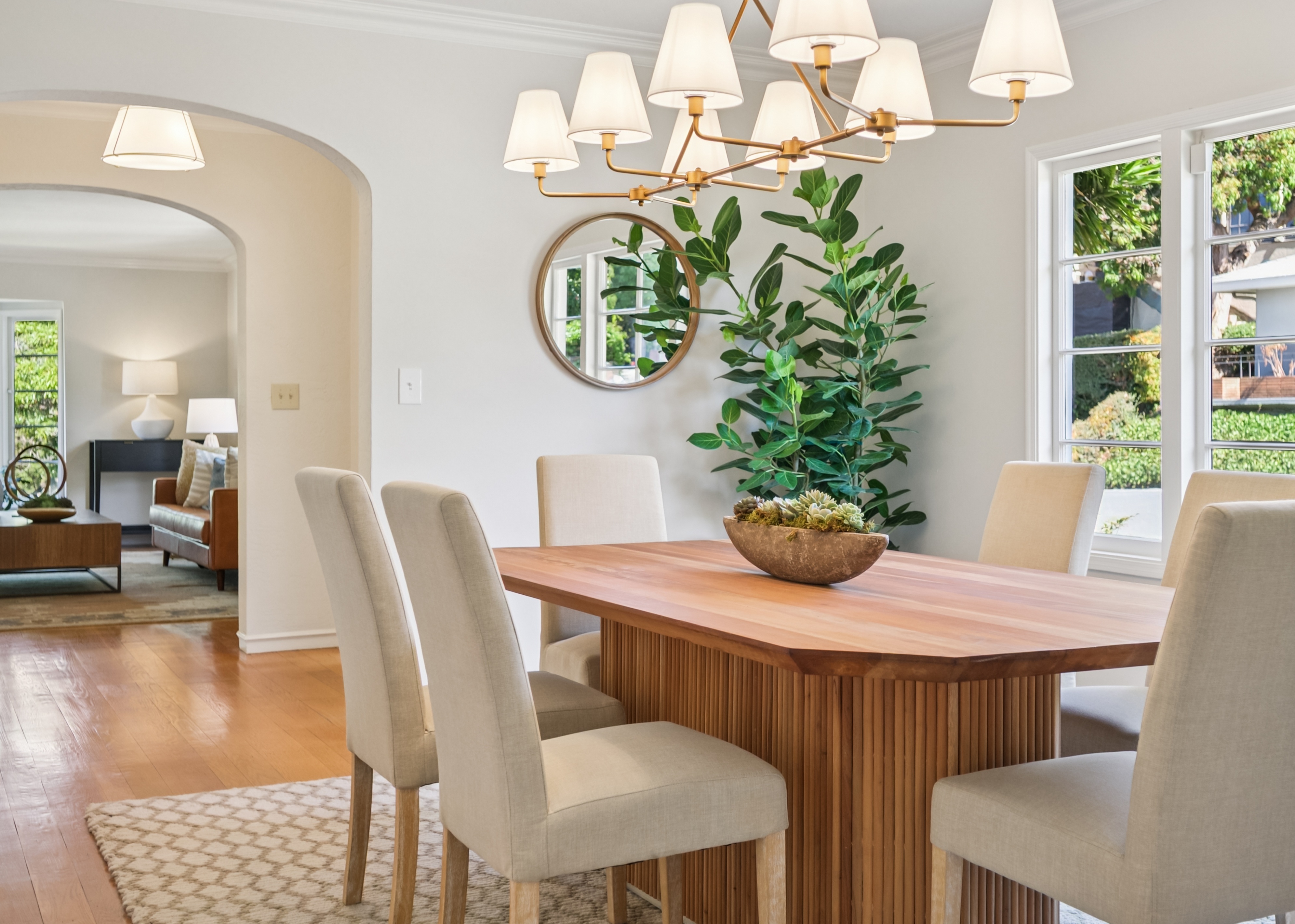  Spacious Corner-Lot Residence Offering Flexible Living Near Lake Merritt - 物件實景