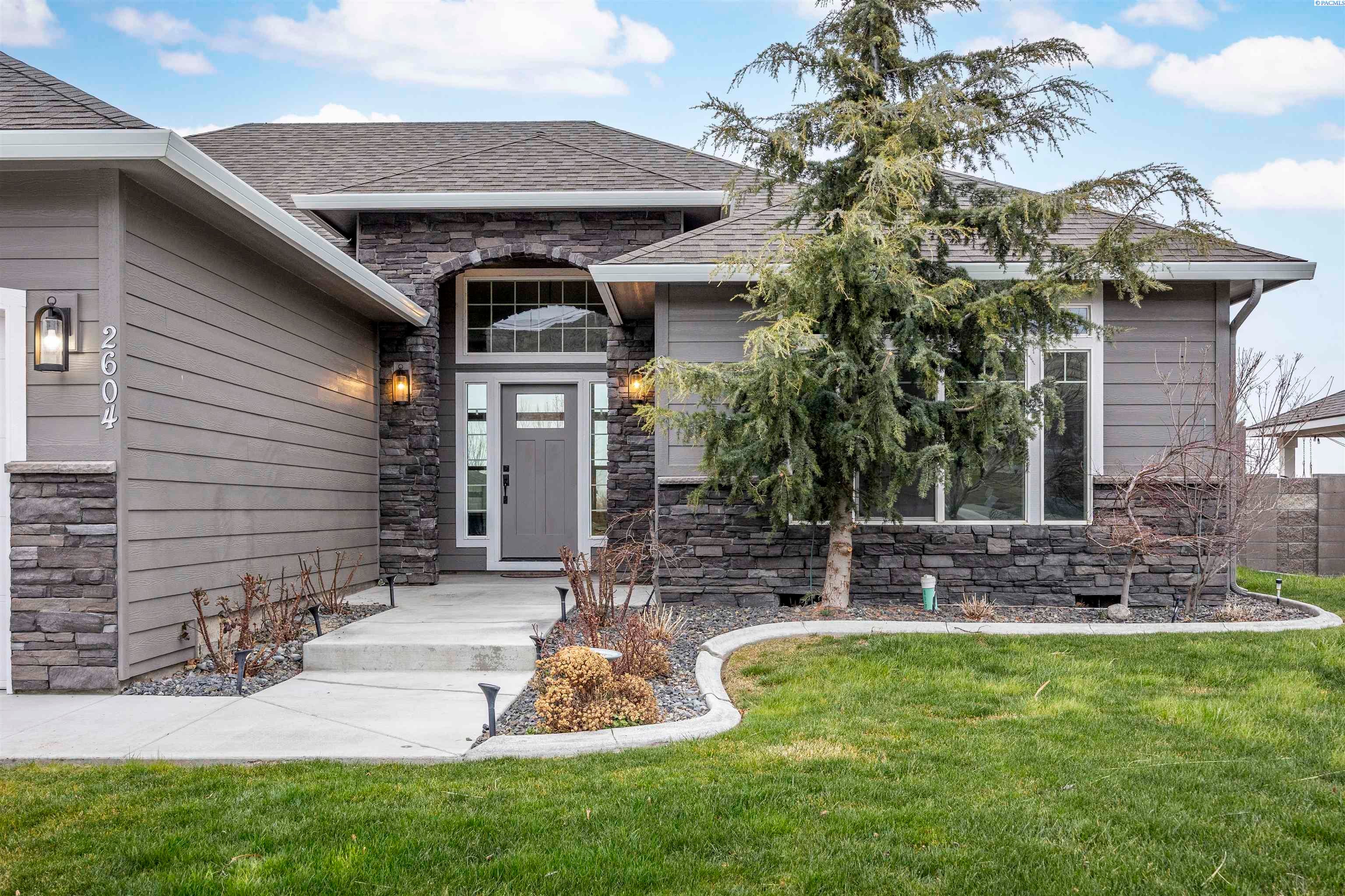 Kennewick, Washington, 99337, United States, 3 Bedrooms Bedrooms, ,1 BathroomBathrooms,Residential,For Sale,2012614