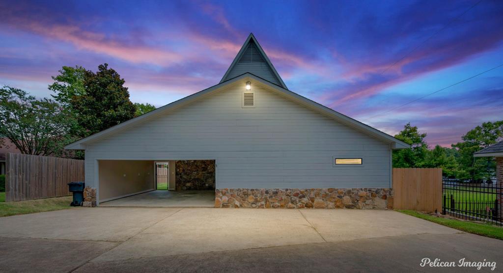 Shreveport, Louisiana, 71109, United States, 5 Bedrooms Bedrooms, ,5 BathroomsBathrooms,Residential,For Sale,1895361