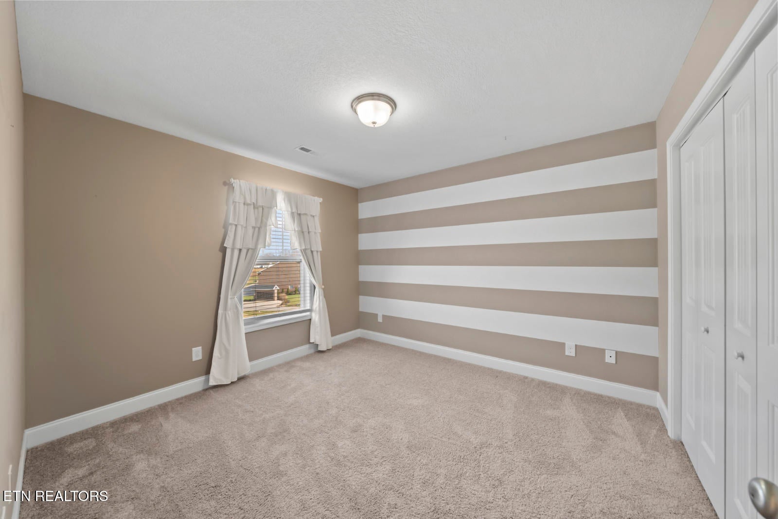 Oak Ridge, Tennessee, 37830, United States, 4 Bedrooms Bedrooms, ,3 BathroomsBathrooms,Residential,For Sale,2003025