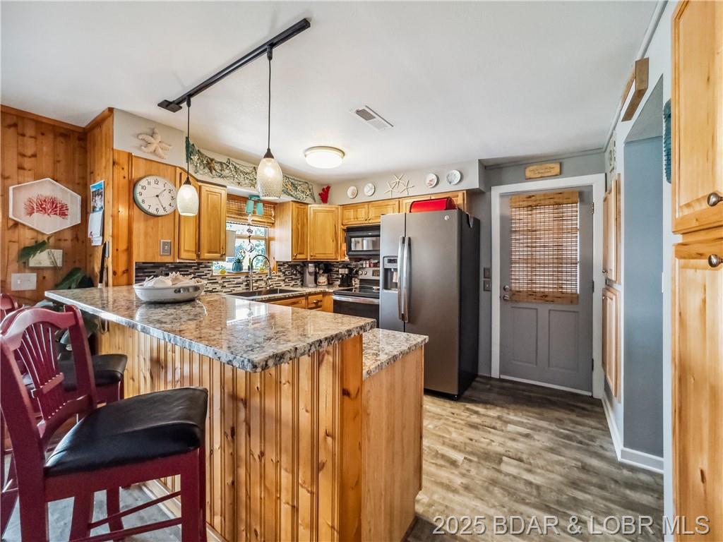 Camdenton, Missouri, 65020, United States, 3 Bedrooms Bedrooms, ,3 BathroomsBathrooms,Residential,For Sale,1849763
