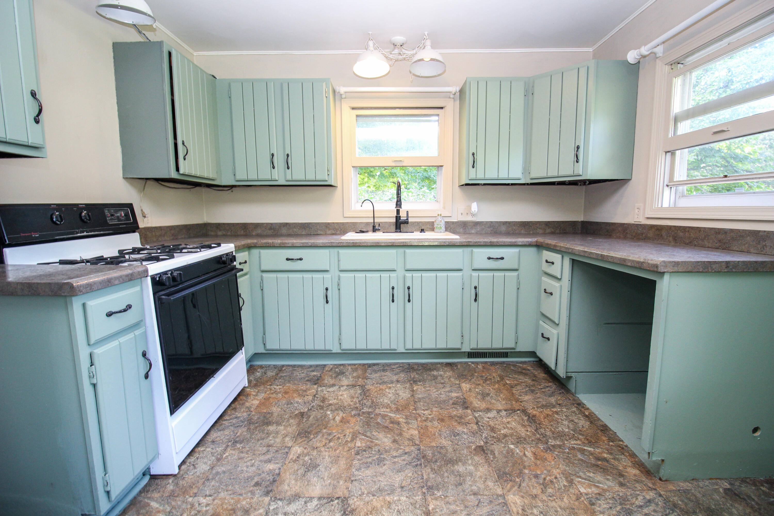 Three Rivers, Michigan, 49093, United States, 4 Bedrooms Bedrooms, ,1 BathroomBathrooms,Residential,For Sale,2006073