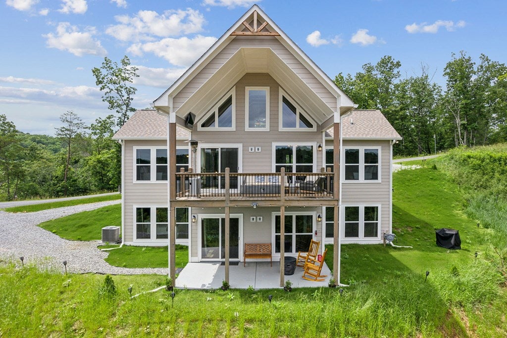 Ellijay, Georgia, 30540, United States, 3 Bedrooms Bedrooms, ,3 BathroomsBathrooms,Residential,For Sale,1859114