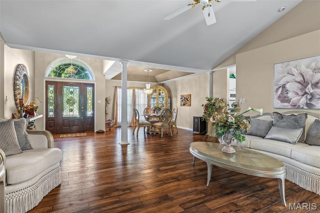 Farmington, Missouri, 63640, United States, 3 Bedrooms Bedrooms, ,3 BathroomsBathrooms,Residential,For Sale,1942281