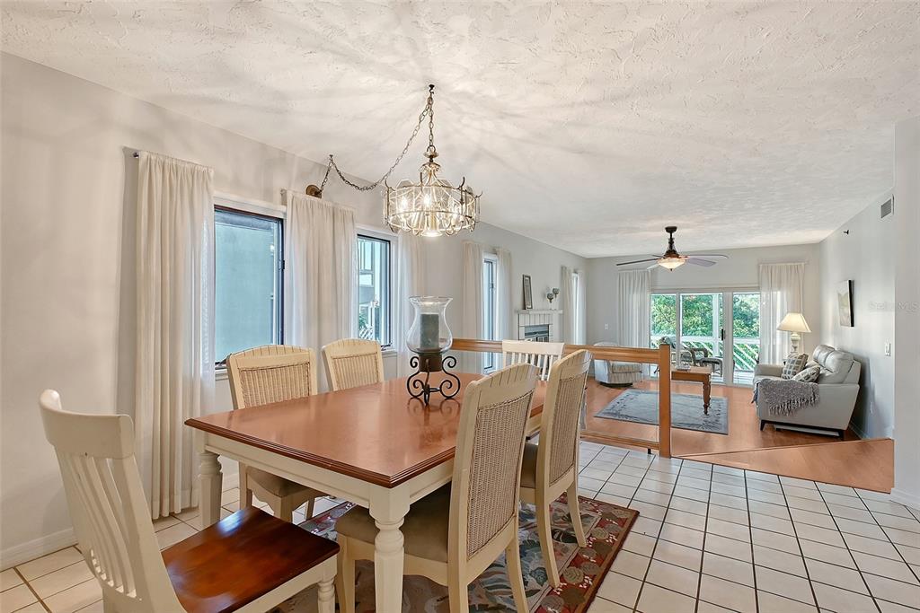 Bradenton, Florida, 34210, United States, 2 Bedrooms Bedrooms, ,3 BathroomsBathrooms,Residential,For Sale,1793424