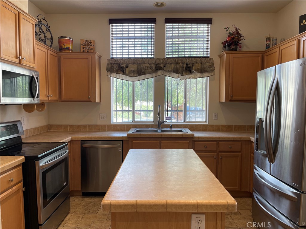 Hemet, California, 92544, United States, 4 Bedrooms Bedrooms, ,2 BathroomsBathrooms,Residential,For Sale,1923970