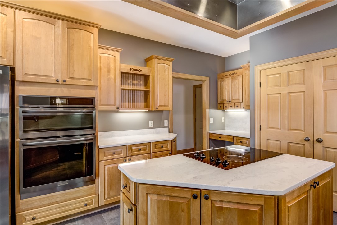 Eau Claire, Wisconsin, 54701, United States, 5 Bedrooms Bedrooms, ,4 BathroomsBathrooms,Residential,For Sale,1976179