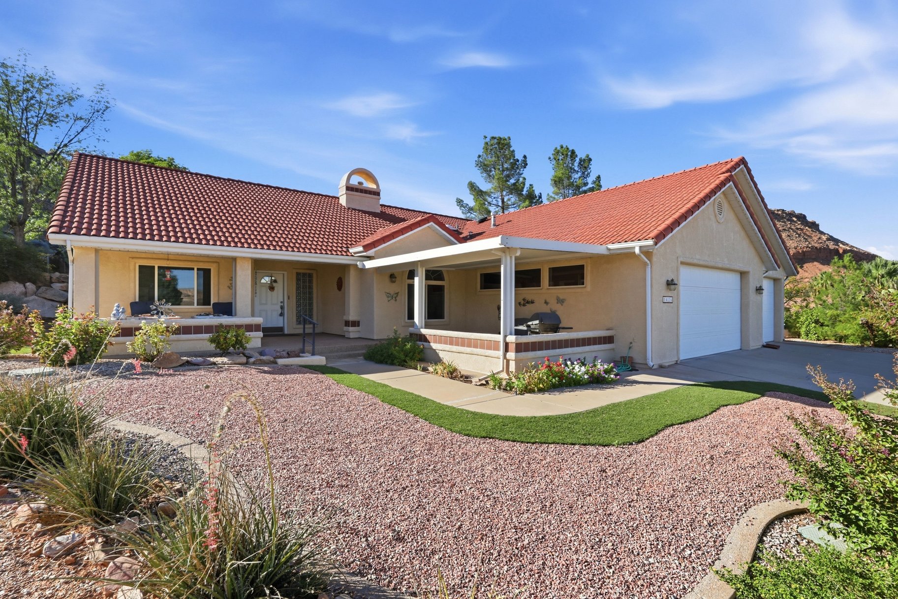  Peaceful Cul-De-Sac Living: Single-Level Home Against Red Rock Views - 物件實景