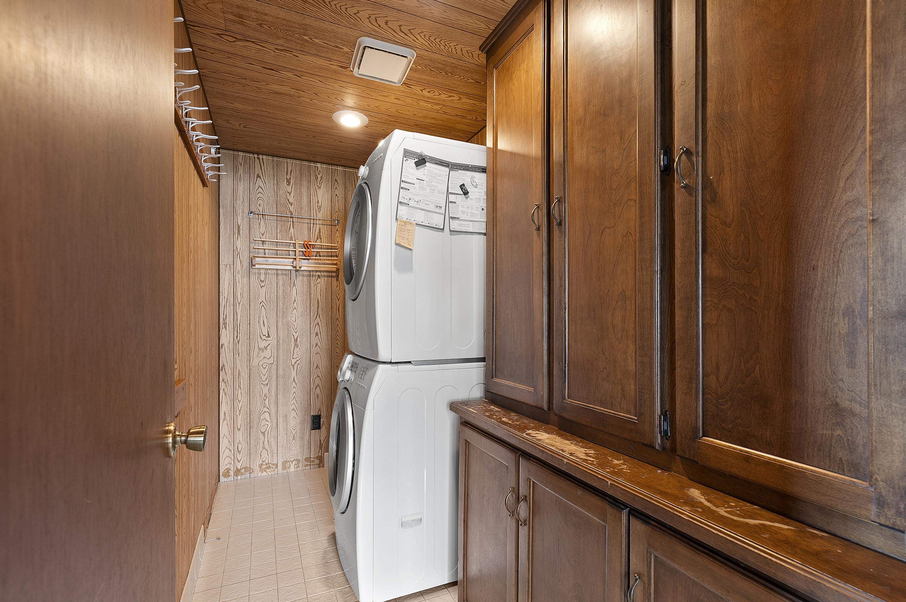LUXEMBURG, Wisconsin, 54217, United States, 2 Bedrooms Bedrooms, ,2 BathroomsBathrooms,Residential,For Sale,1948944