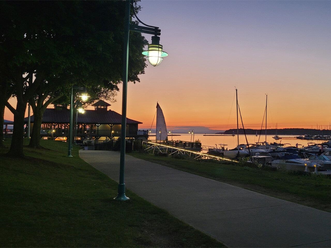 Burlington, Vermont, 05401, United States, 6 Bedrooms Bedrooms, ,2 BathroomsBathrooms,Residential,For Sale,1729174