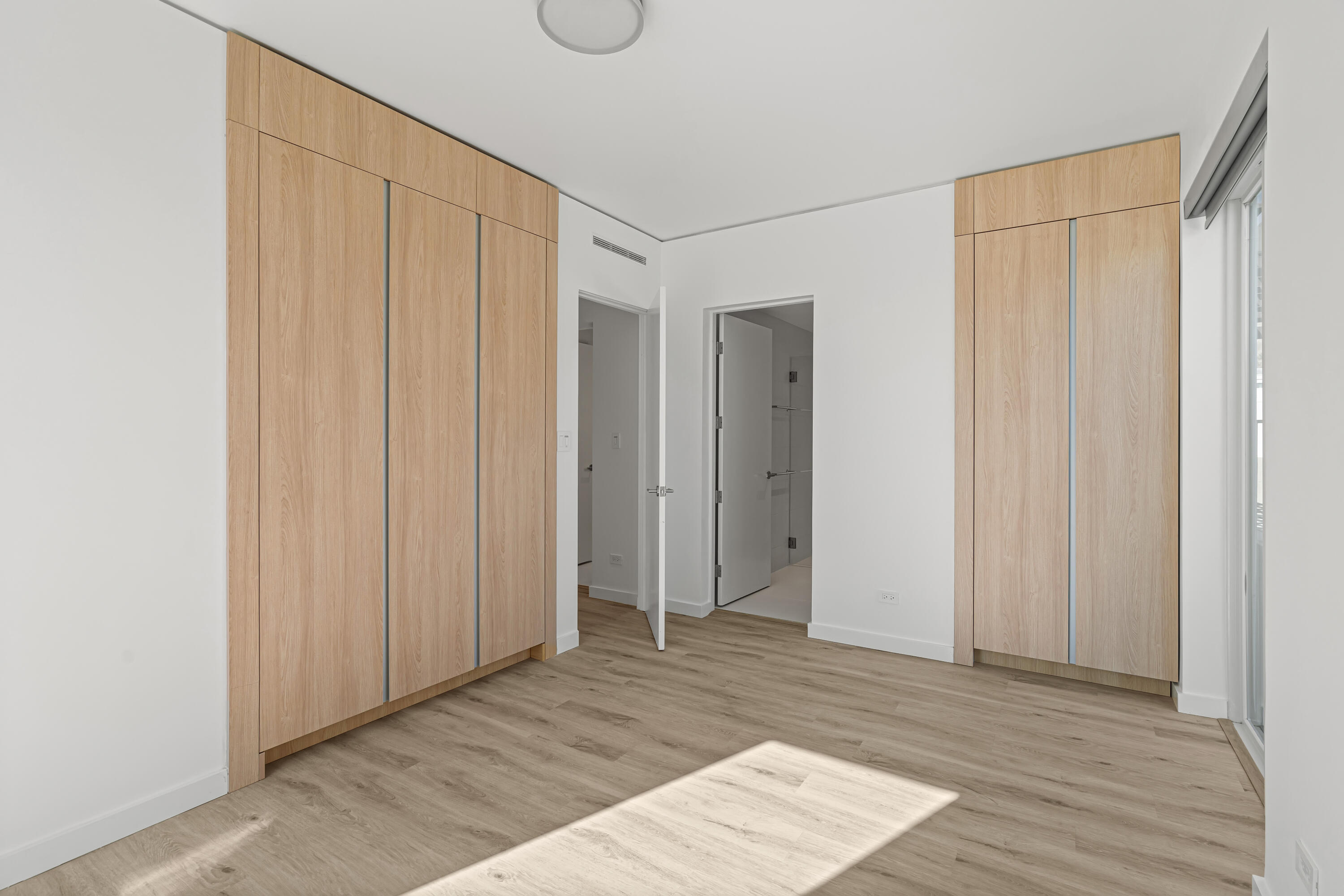 Desert Hot Springs, California, 92240, United States, 4 Bedrooms Bedrooms, ,Residential,For Sale,1998852