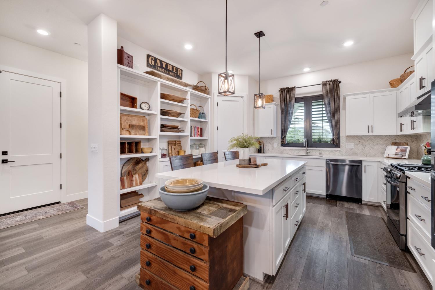 Roseville, California, 95747, United States, 3 Bedrooms Bedrooms, ,2 BathroomsBathrooms,Residential,For Sale,2002190