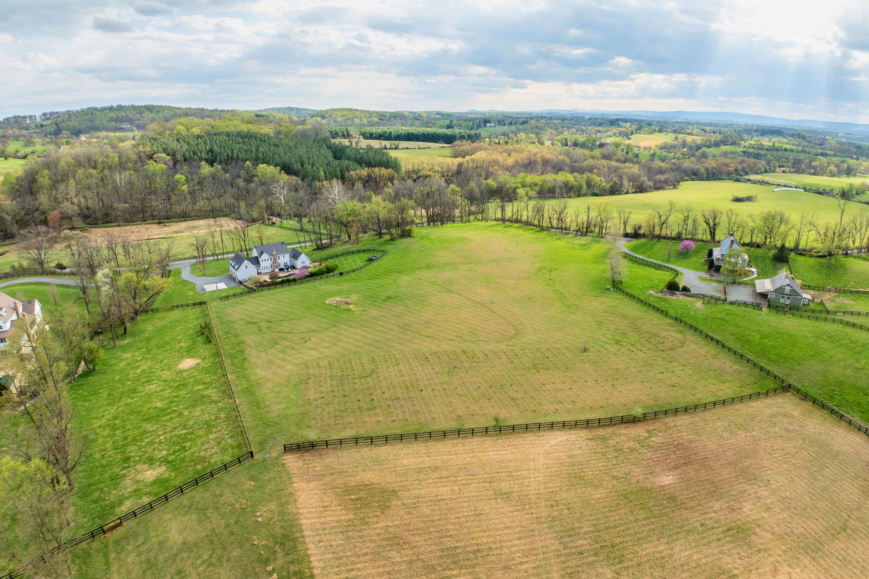  15718 Old Waterford Road, Paeonian Springs, VA, 20129 - 物件實景