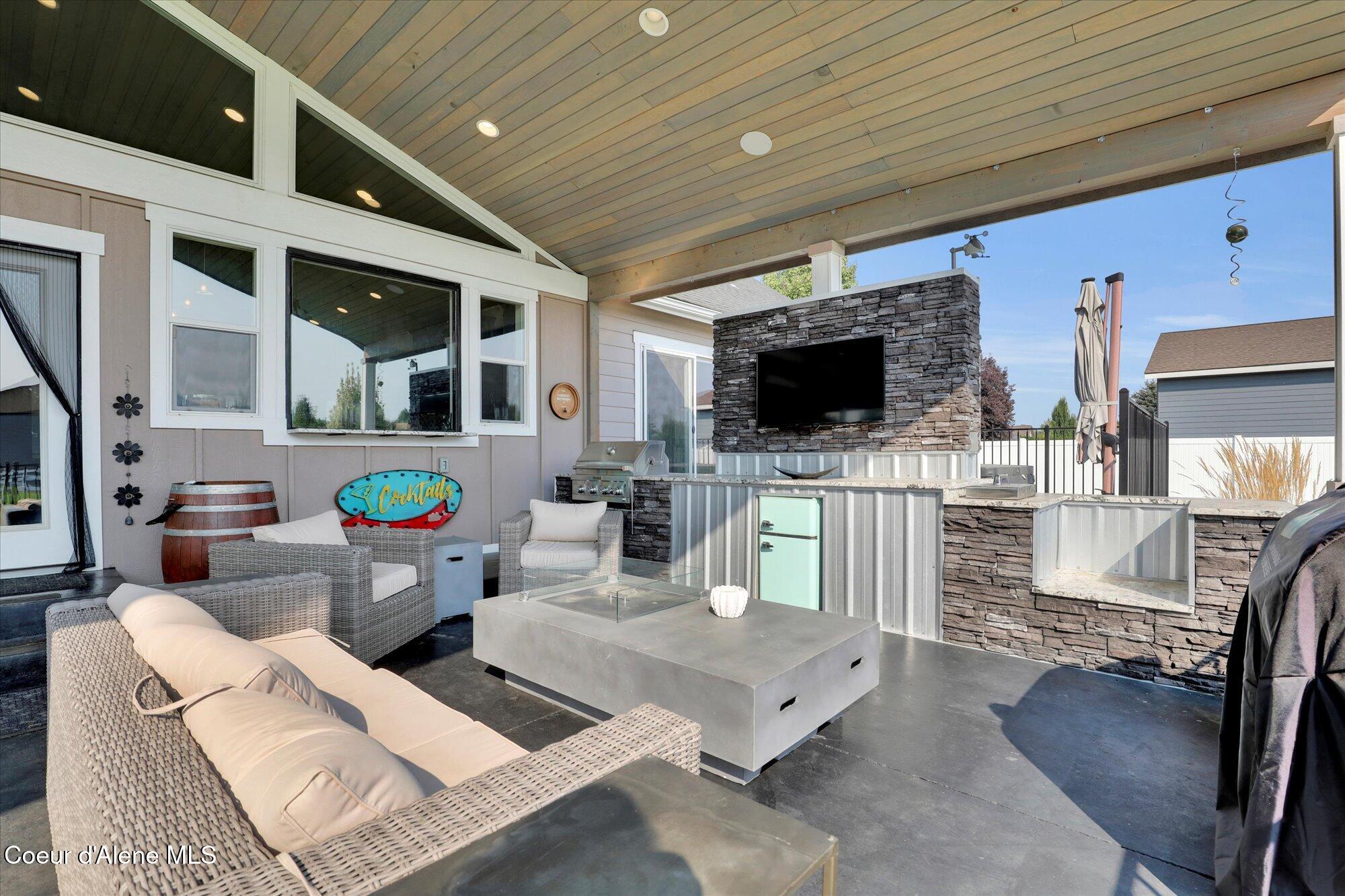 Post Falls, Idaho, 83854, United States, 5 Bedrooms Bedrooms, ,5 BathroomsBathrooms,Residential,For Sale,1981569