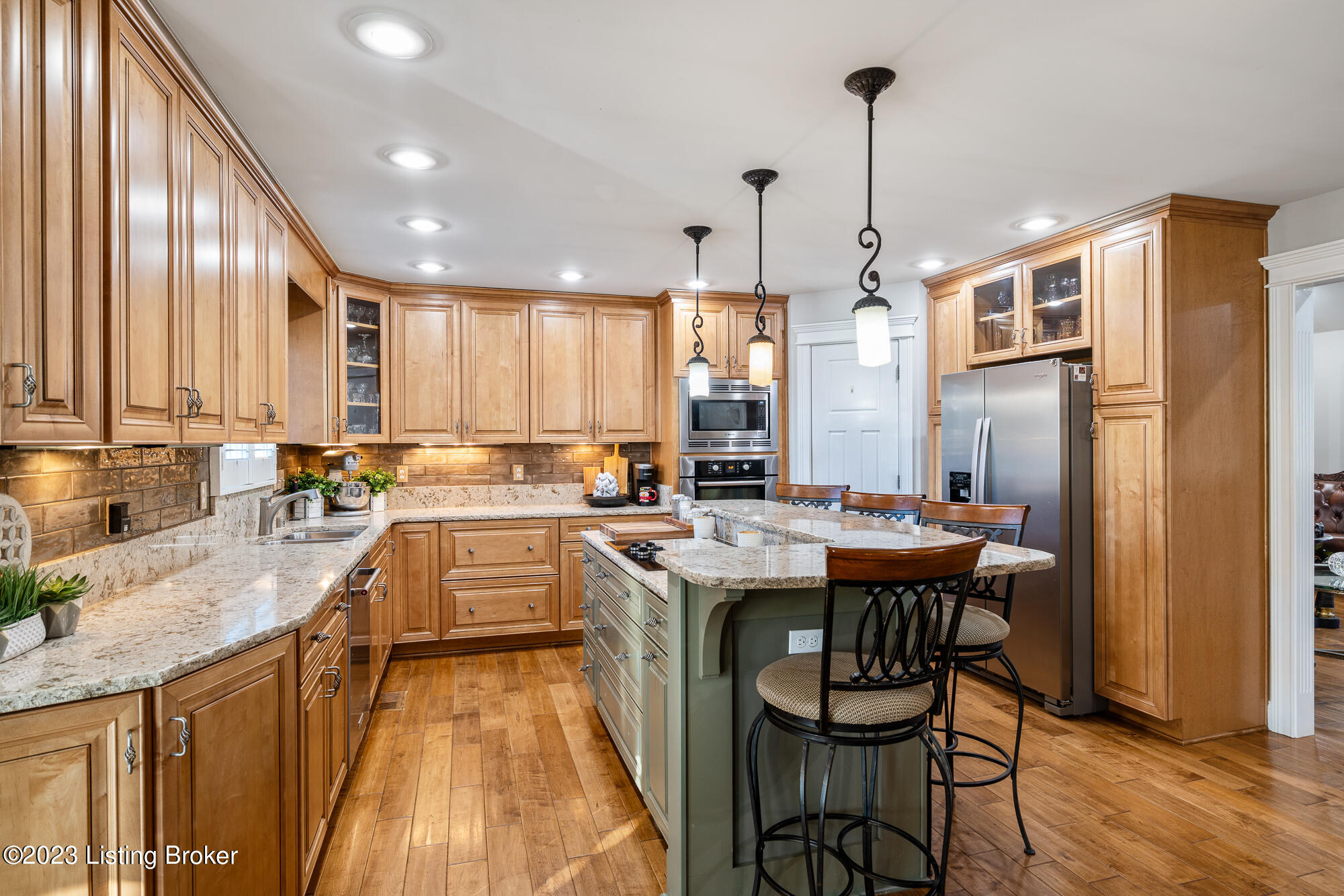 La Grange, Kentucky, 40031, United States, 5 Bedrooms Bedrooms, ,3 BathroomsBathrooms,Residential,For Sale,1793584