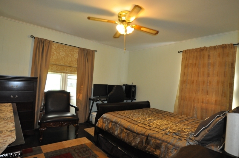 Burlington, Springfield Township`, New Jersey, 07081, United States, 4 Bedrooms Bedrooms, ,3 BathroomsBathrooms,Residential,For Sale,1979460