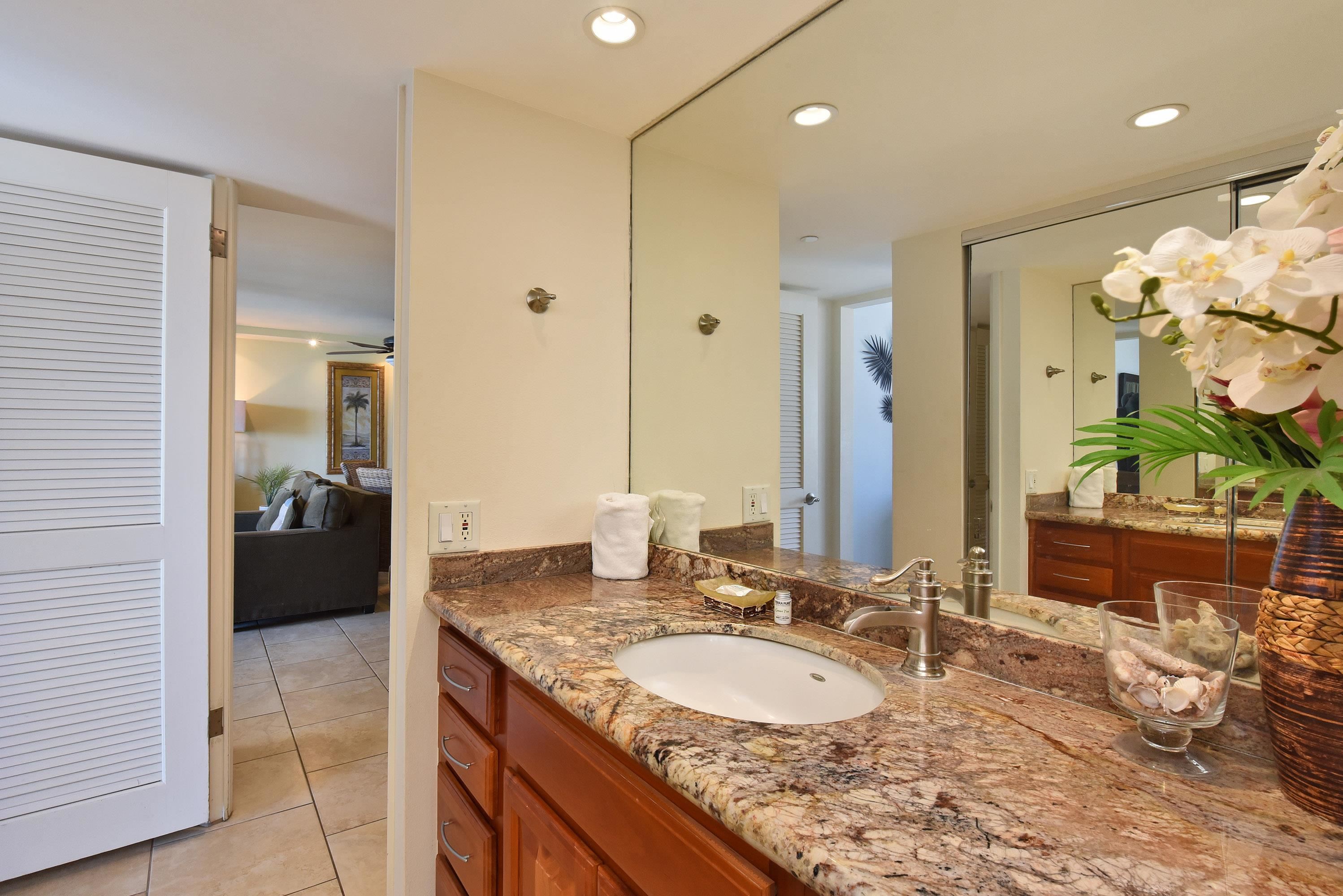 Lahaina, Hawaii, 96761, United States, 2 Bedrooms Bedrooms, ,2 BathroomsBathrooms,Residential,For Sale,1828104