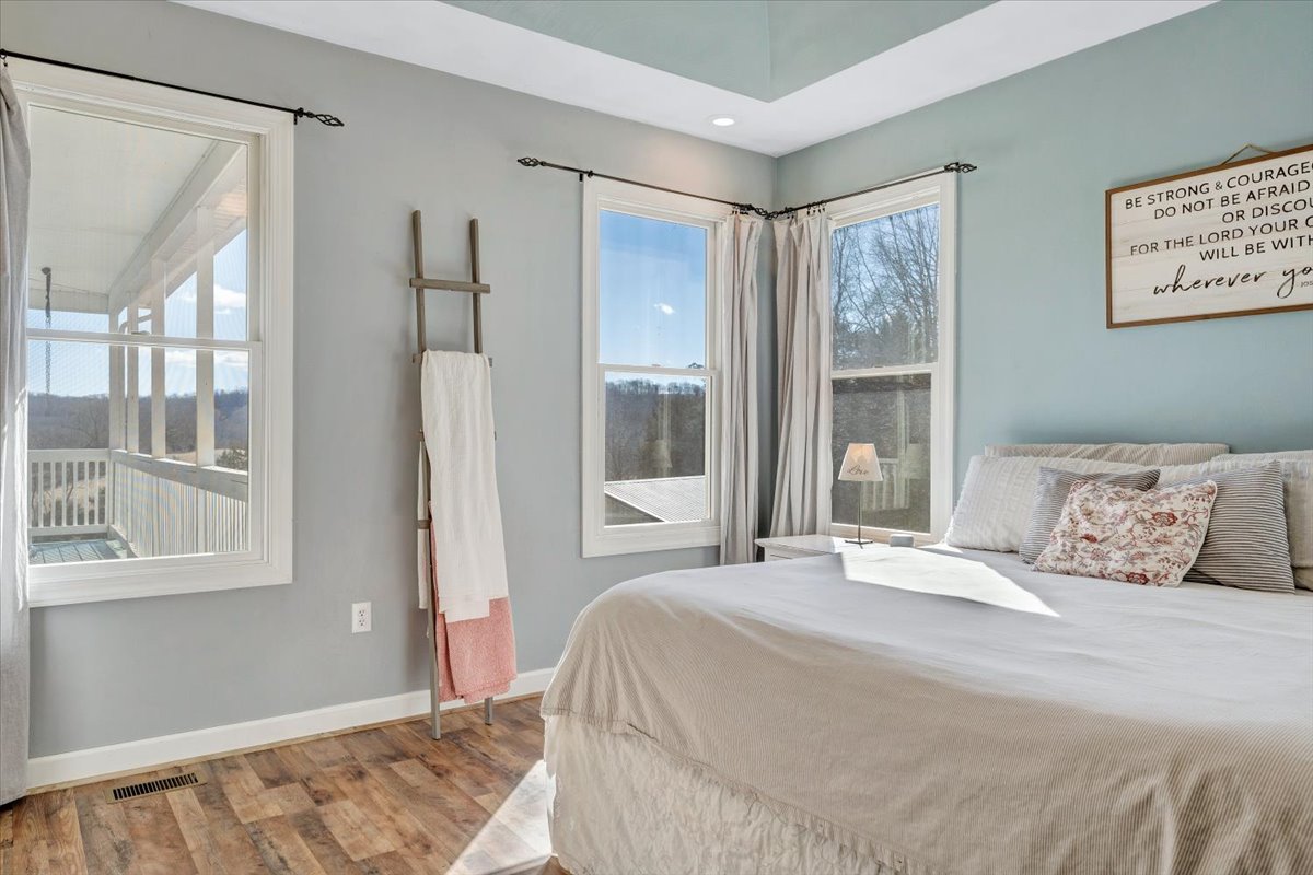 Buchanan, Virginia, 24066, United States, 5 Bedrooms Bedrooms, ,4 BathroomsBathrooms,Residential,For Sale,1900741