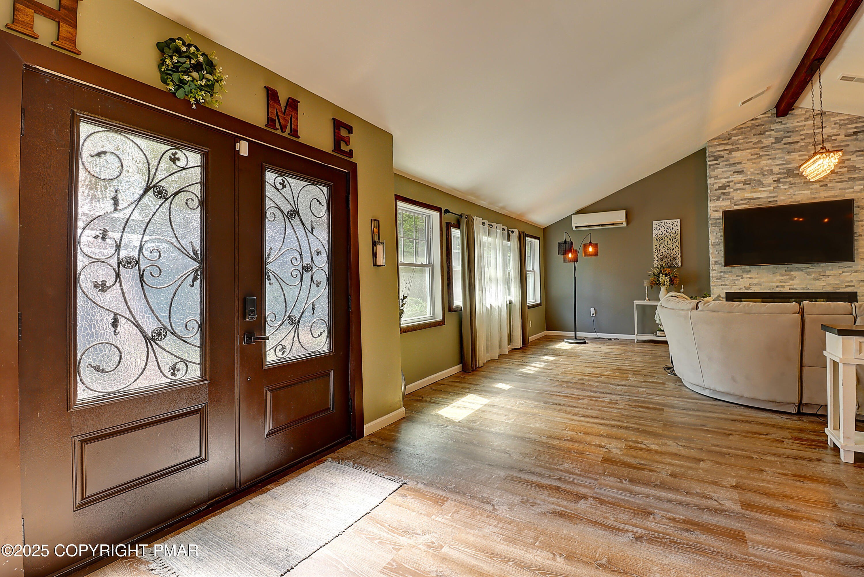 Blakeslee, Pennsylvania, 18610, United States, 4 Bedrooms Bedrooms, ,4 BathroomsBathrooms,Residential,For Sale,1982561