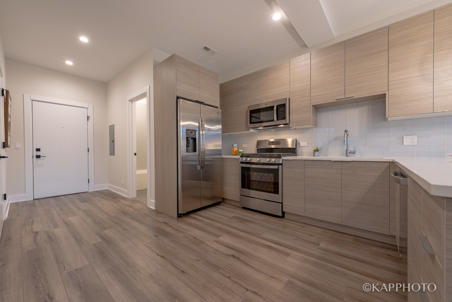 Chicago, Illinois, 60612, United States, 3 Bedrooms Bedrooms, ,2 BathroomsBathrooms,Residential,For Sale,1881356