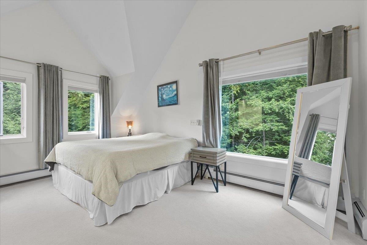 Stowe, Vermont, 05672, United States, 2 Bedrooms Bedrooms, ,1 BathroomBathrooms,Residential,For Sale,1908811