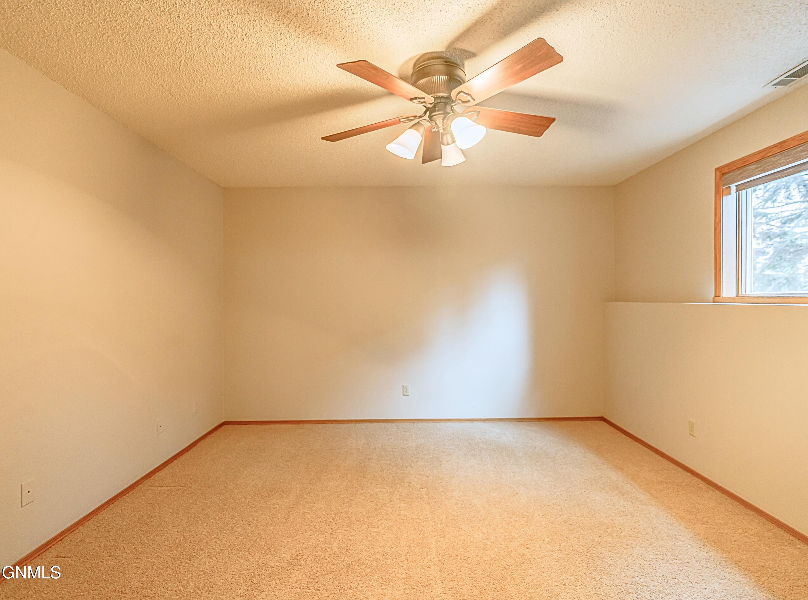 Bismarck, North Dakota, 58503, United States, 3 Bedrooms Bedrooms, ,3 BathroomsBathrooms,Residential,For Sale,1937485