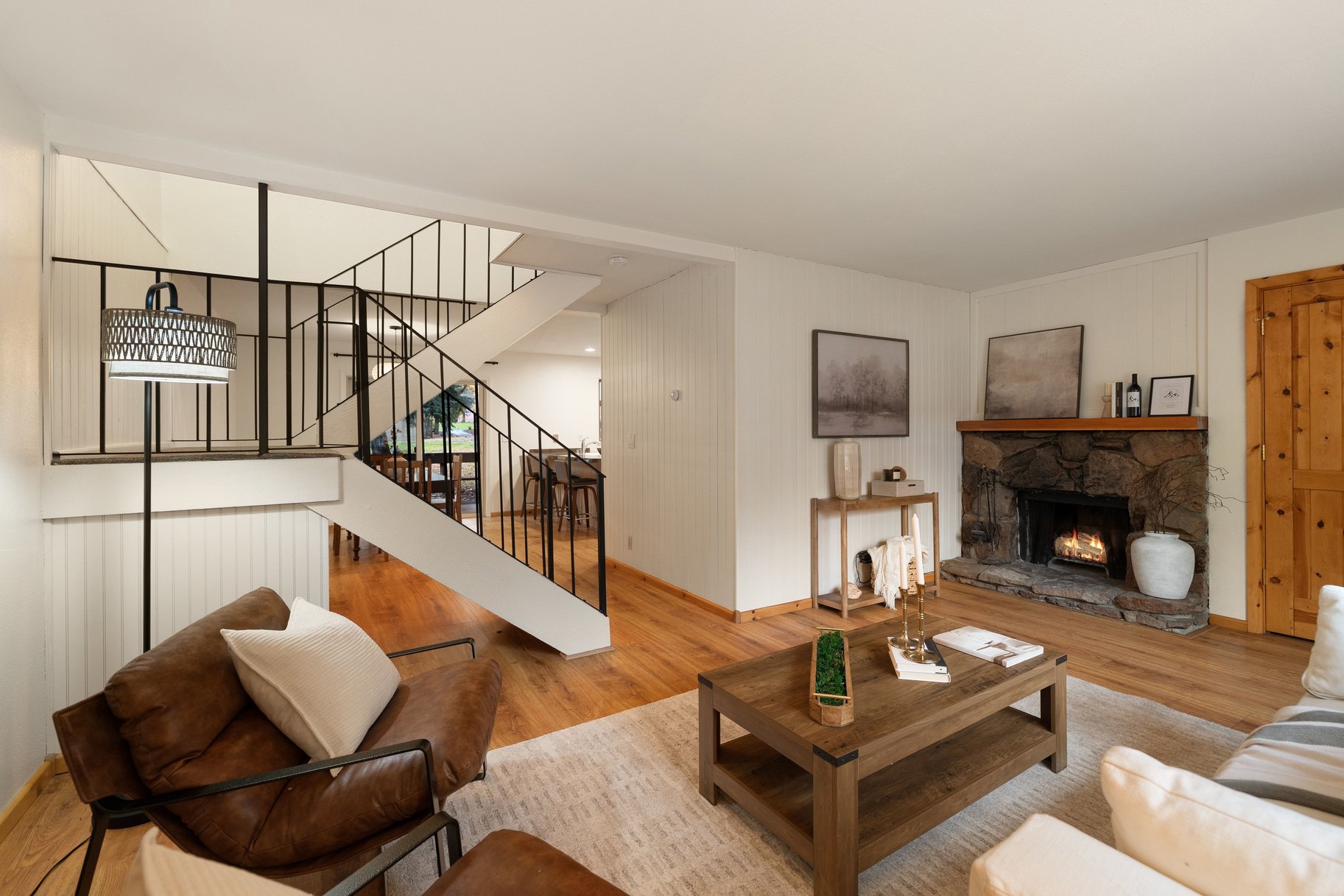  Updated and Well Located Lake Forest Glen Condo - 物件實景