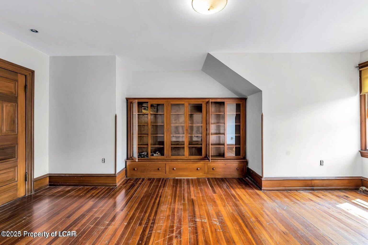 Wilkes-Barre, Pennsylvania, 18701, United States, 7 Bedrooms Bedrooms, ,3 BathroomsBathrooms,Residential,For Sale,1982709