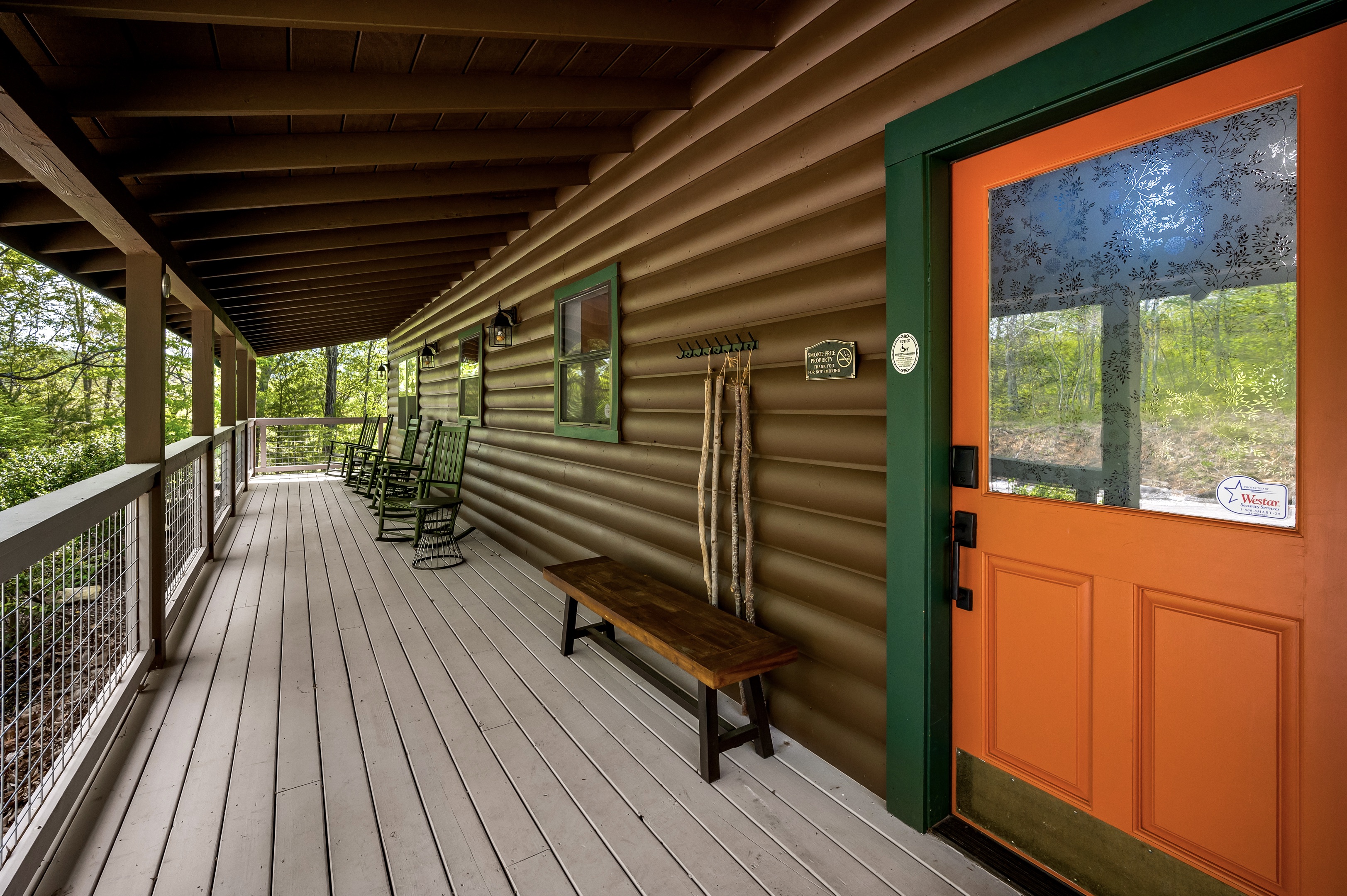 Gatlinburg, Tennessee, 37738, United States, 3 Bedrooms Bedrooms, ,2 BathroomsBathrooms,Residential,For Sale,1987408