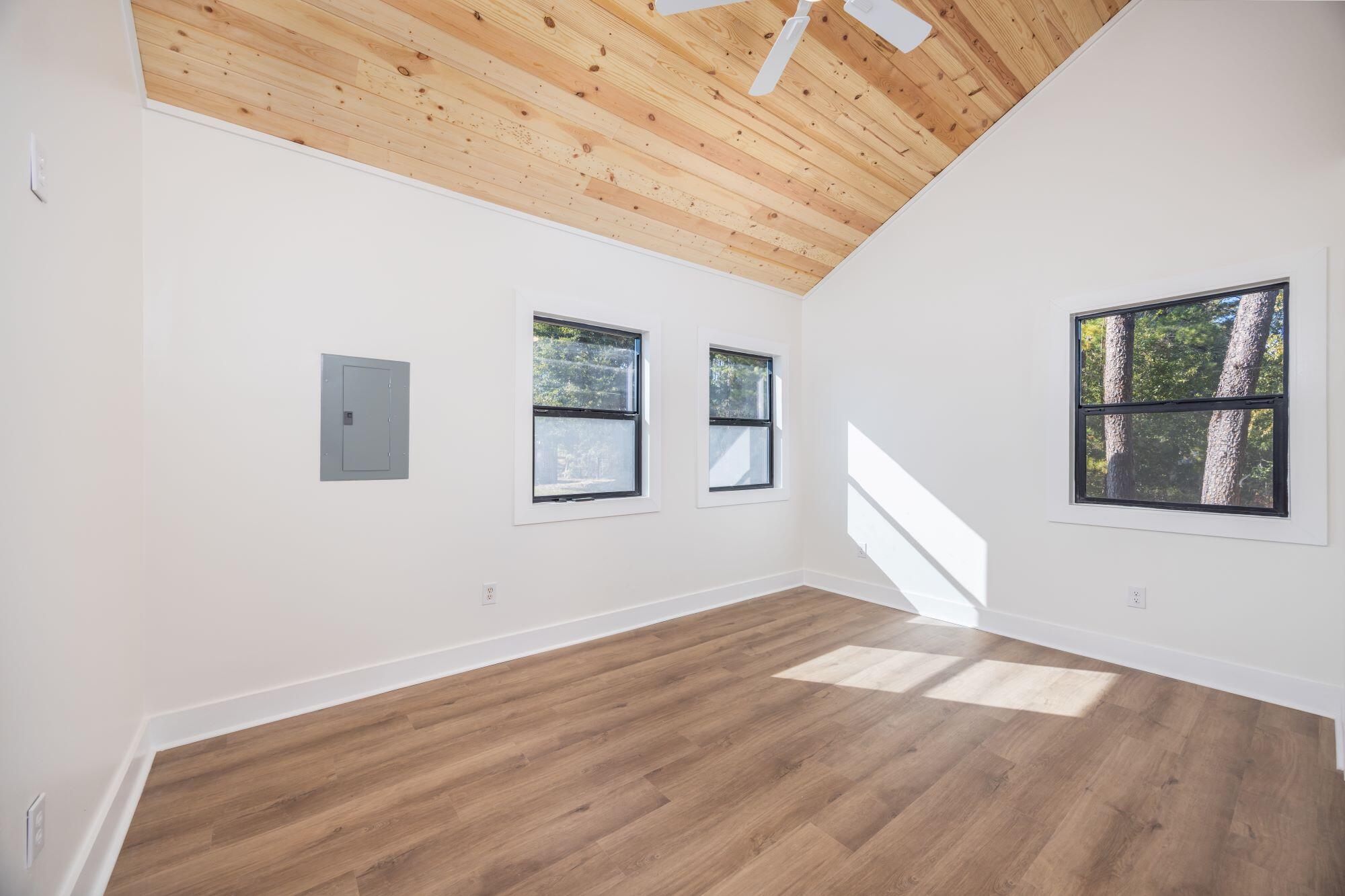 Freeport, Florida, 32439, United States, 4 Bedrooms Bedrooms, ,3 BathroomsBathrooms,Residential,For Sale,1995838