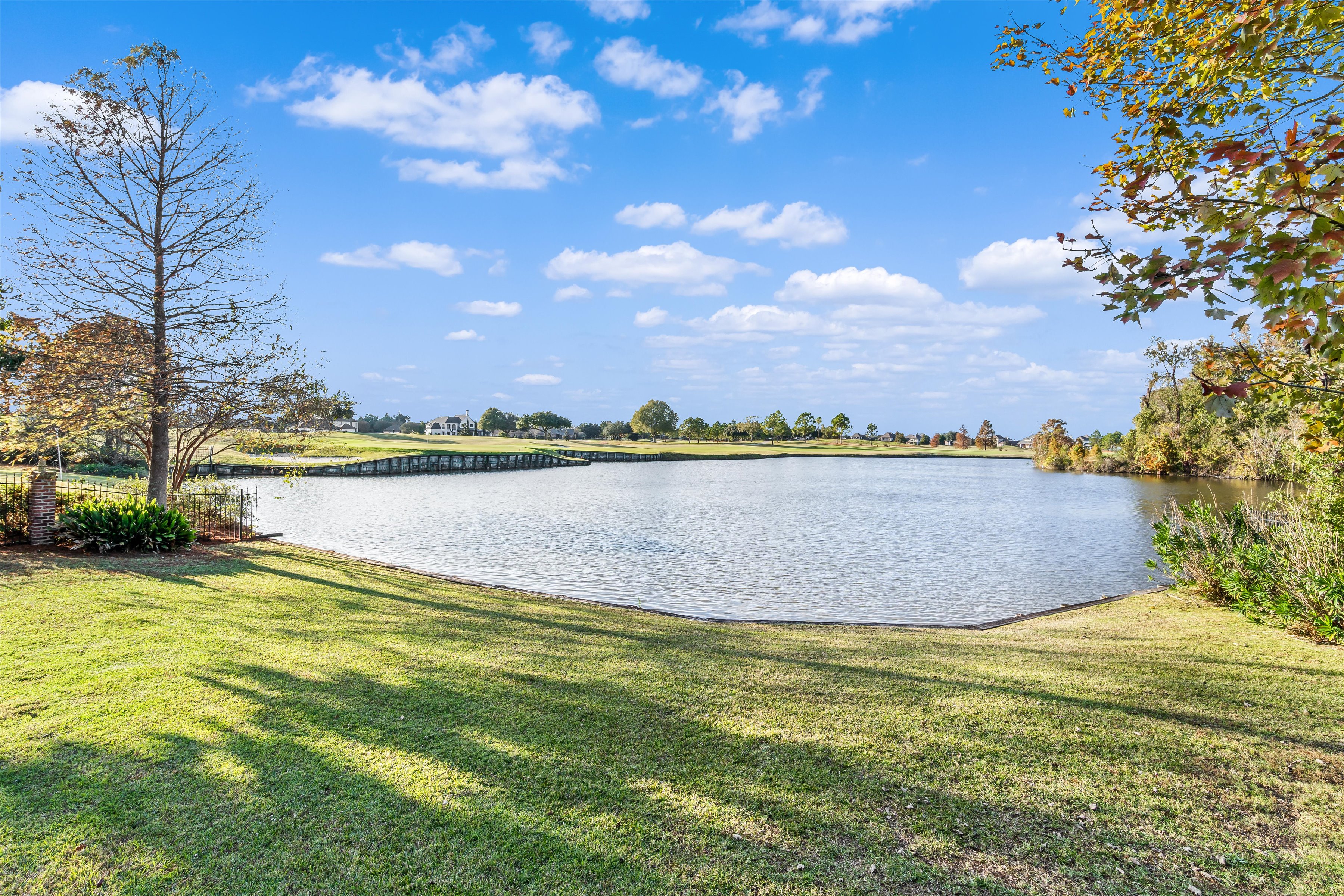 Baton Rouge, Louisiana, 70810, United States, 5 Bedrooms Bedrooms, ,6 BathroomsBathrooms,Residential,For Sale,2002046